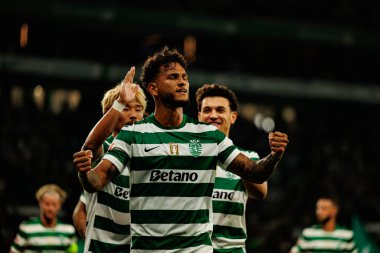 Luis Suarez, Liga Portekiz maçında Estadio Jose Alvalade (Maciej Rogowski) takımları arasında attığı golü kutlarken görüldü.)