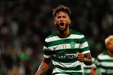 Luis Suarez, Liga Portekiz maçında Estadio Jose Alvalade (Maciej Rogowski) takımları arasında attığı golü kutlarken görüldü.)