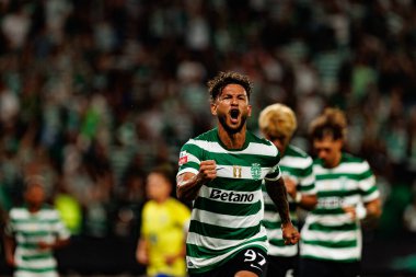 Luis Suarez, Liga Portekiz maçında Estadio Jose Alvalade (Maciej Rogowski) takımları arasında attığı golü kutlarken görüldü.)