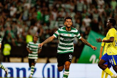 Luis Suarez, Liga Portekiz maçında Estadio Jose Alvalade (Maciej Rogowski) takımları arasında attığı golü kutlarken görüldü.)