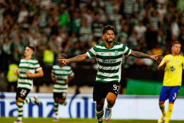 Luis Suarez, Liga Portekiz maçında Estadio Jose Alvalade (Maciej Rogowski) takımları arasında attığı golü kutlarken görüldü.)