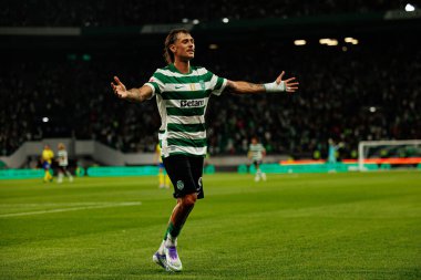 Ricardo Mangas, Liga Portekiz maçında Estadio Jose Alvalade (Maciej Rogowski) takımları arasında attığı golü kutlarken görüldü.)