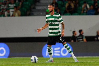 Liga Portekiz maçında Estadio Jose Alvalade 'de (Maciej Rogowski) Sporting CP ve FC Arouca takımları arasında Zeno Debast görüldü.)