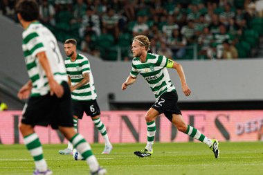 Morten Hjulmand, Liga Portekiz maçı sırasında Estadio Jose Alvalade 'de (Maciej Rogowski) Sporting CP ve FC Arouca takımları arasında görüldü.)