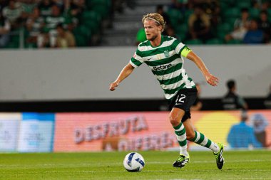 Morten Hjulmand, Liga Portekiz maçı sırasında Estadio Jose Alvalade 'de (Maciej Rogowski) Sporting CP ve FC Arouca takımları arasında görüldü.)