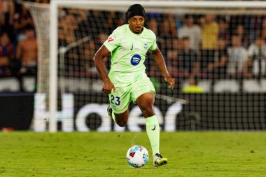 Jules Kounde, UD Levante ve FC Barcelona takımları arasında Estadio Ciudad de Valencia 'da (Maciej Rogowski)