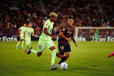 Lamine Yamal ve Iker Losada, LaLiga EA SPORTS maçı sırasında Estadio Ciudad de Valencia 'da UD Levante ve FC Barcelona takımları arasında görüldü (Maciej Rogowski)