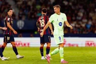 Robert Lewandowski, Estadio Ciudad de Valencia 'daki UD Levante ve FC Barcelona takımları arasında oynanan LaLiga EA SPORTS maçı sırasında görüldü (Maciej Rogowski)