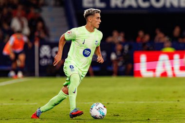 Gavi, Estadio Ciudad de Valencia 'daki UD Levante ve FC Barcelona takımları arasında oynanan LaLiga EA SPORTS maçı sırasında görüldü (Maciej Rogowski)