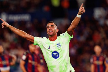Ferran Torres, LaLiga EA SPORTS maçında Estadio Ciudad de Valencia 'daki UD Levante ve FC Barcelona takımları arasında gol attıktan sonra kutlama yaparken görüldü (Maciej Rogowski)