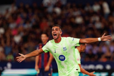 Ferran Torres, LaLiga EA SPORTS maçında Estadio Ciudad de Valencia 'daki UD Levante ve FC Barcelona takımları arasında gol attıktan sonra kutlama yaparken görüldü (Maciej Rogowski)