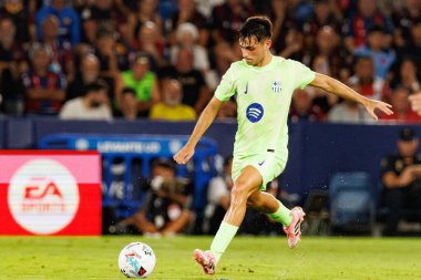 Estadio Ciudad de Valencia 'da UD Levante ve FC Barcelona takımları arasında oynanan LaLiga EA SPORTS maçı sırasında görülen Pedri (Maciej Rogowski)