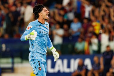 Pablo Cunat Campos, LaLiga EA SPORTS maçında Estadio Ciudad de Valencia 'daki UD Levante ve FC Barcelona takımları arasında gol üstüne gol atarken görüldü (Maciej Rogowski)