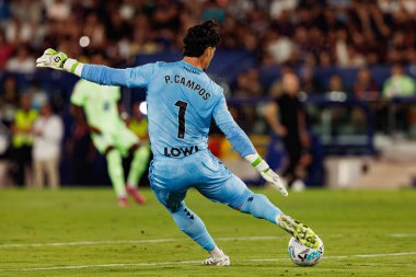 Pablo Cunat Campos, Estadio Ciudad de Valencia 'daki UD Levante ve FC Barcelona takımları arasında LaLiga EA SPORTS maçı sırasında görüldü (Maciej Rogowski)