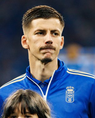 Luka Iliç, Carlos Tartiere Stadyumu 'ndaki Real Oviedo ve Real Madrid FC takımları arasında oynanan LaLiga EA SPORTS maçı sırasında görüldü (Maciej Rogowski)