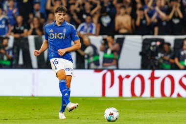 Oier Luengo, Real Oviedo ve Real Madrid FC takımları arasında Carlos Tartiere Stadyumu 'nda (Maciej Rogowski)