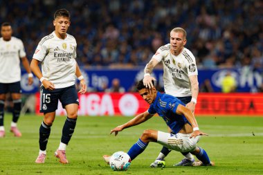 Arda Güler, Ilyas Chaira ve Franco Mastantuono, LaLiga EA SPORTS maçı sırasında Carlos Tartiere Stadyumu 'nda Real Oviedo ve Real Madrid FC takımları arasında görüldü (Maciej Rogowski)