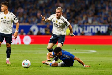 Arda Güler, Ilyas Chaira ve Franco Mastantuono, LaLiga EA SPORTS maçı sırasında Carlos Tartiere Stadyumu 'nda Real Oviedo ve Real Madrid FC takımları arasında görüldü (Maciej Rogowski)