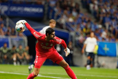 Thibaut Courtois, Carlos Tartiere Stadyumu 'ndaki Real Oviedo ve Real Madrid FC takımları arasında oynanan LaLiga EA SPORTS maçı sırasında görüldü (Maciej Rogowski)