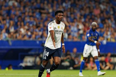 Aurelien Tchouameni, Real Oviedo ve Real Madrid FC takımları arasında oynanan LaLiga EA SPORTS maçı sırasında Carlos Tartiere Stadyumu 'nda (Maciej Rogowski)