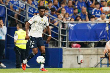 Aurelien Tchouameni, Real Oviedo ve Real Madrid FC takımları arasında oynanan LaLiga EA SPORTS maçı sırasında Carlos Tartiere Stadyumu 'nda (Maciej Rogowski)