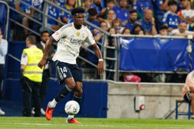 Aurelien Tchouameni, Real Oviedo ve Real Madrid FC takımları arasında oynanan LaLiga EA SPORTS maçı sırasında Carlos Tartiere Stadyumu 'nda (Maciej Rogowski)