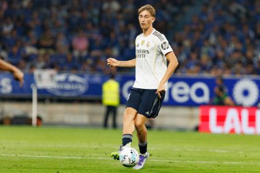 Dean Huijsen, Carlos Tartiere Stadyumu 'ndaki Real Oviedo ve Real Madrid FC takımları arasında oynanan LaLiga EA SPORTS maçı sırasında görüldü (Maciej Rogowski)