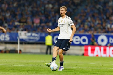 Dean Huijsen, Carlos Tartiere Stadyumu 'ndaki Real Oviedo ve Real Madrid FC takımları arasında oynanan LaLiga EA SPORTS maçı sırasında görüldü (Maciej Rogowski)