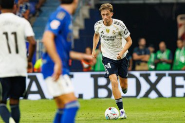 Dean Huijsen, Carlos Tartiere Stadyumu 'ndaki Real Oviedo ve Real Madrid FC takımları arasında oynanan LaLiga EA SPORTS maçı sırasında görüldü (Maciej Rogowski)