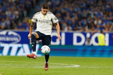 Federico Valverde, Real Oviedo ve Real Madrid FC takımları arasında Carlos Tartiere Stadyumu 'nda (Maciej Rogowski)