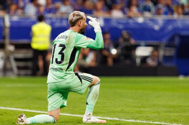 Aaron Escandell, Real Oviedo ve Real Madrid FC takımları arasında Carlos Tartiere Stadyumu 'nda (Maciej Rogowski)