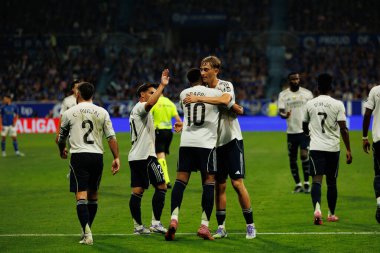 Kylian Mbappe ve Dean Huijsen, Carlos Tartiere Stadyumu 'nda Real Oviedo ve Real Madrid FC takımları arasında oynanan LaLiga EA Spor maçında gol üstüne gol atarken görüldü (Maciej Rogowski)