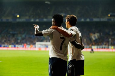 Vinicius Junior ve Gonzalo Garcia, Carlos Tartiere Stadyumu 'ndaki Real Oviedo ve Real Madrid FC takımları arasında oynanan LaLiga EA Spor maçında gol attıktan sonra kutlama yaparken görüldü (Maciej Rogowski)