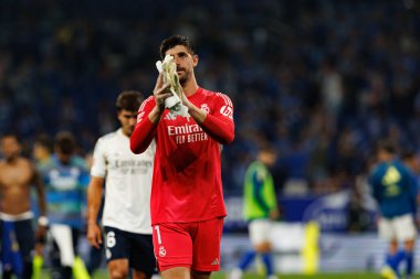 Thibaut Courtois, Carlos Tartiere Stadyumu 'ndaki Real Oviedo ve Real Madrid FC takımları arasında oynanan LaLiga EA SPORTS maçı sırasında görüldü (Maciej Rogowski)