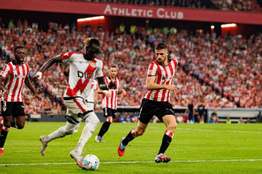 Pathe Ciss ve Oihan Sancet, Estadio de San Mames 'de (Maciej Rogowski) Atletizm Kulübü ve Rayo Vallecano takımları arasında oynanan LaLiga EA SPORTS maçı sırasında görüldü.)