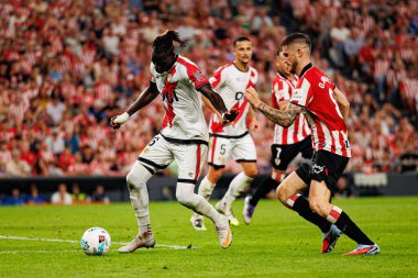 Pathe Ciss ve Oihan Sancet, Estadio de San Mames 'de (Maciej Rogowski) Atletizm Kulübü ve Rayo Vallecano takımları arasında oynanan LaLiga EA SPORTS maçı sırasında görüldü.)