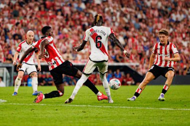 Inaki Williams ve Pathe Ciss, LaLiga EA SPORTS maçı sırasında Estadio de San Mames 'de (Maciej Rogowski)