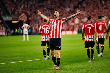 Oihan Sancet, Estadio de San Mames 'de (Maciej Rogowski) oynayan Atletizm Kulübü ve Rayo Vallecano takımları arasında oynanan LaLiga EA SPORTS maçında gol attıktan sonra kutlama yaparken görüldü.)