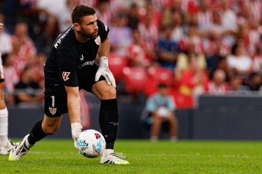 Unai Simon, Estadio de San Mames 'te Atletizm Kulübü ve Rayo Vallecano takımları arasında oynanan LaLiga EA SPORTS maçı sırasında görüldü (Maciej Rogowski)