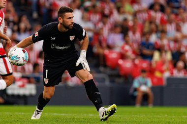 Unai Simon, Estadio de San Mames 'te Atletizm Kulübü ve Rayo Vallecano takımları arasında oynanan LaLiga EA SPORTS maçı sırasında görüldü (Maciej Rogowski)