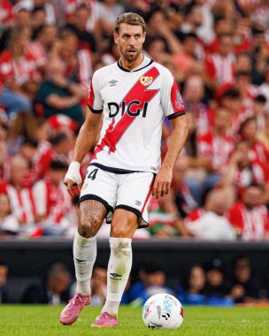 Florian Lejeune, Estadio de San Mames 'de (Maciej Rogowski) Atletizm Kulübü ve Rayo Vallecano takımları arasında oynanan LaLiga EA SPORTS maçı sırasında görüldü.)