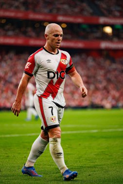 Isi Palazon, Estadio de San Mames 'de (Maciej Rogowski) Atletizm Kulübü ve Rayo Vallecano arasında oynanan LaLiga EA SPORTS maçı sırasında görüldü.)