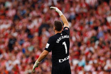 Unai Simon, Estadio de San Mames 'te Atletizm Kulübü ve Rayo Vallecano takımları arasında oynanan LaLiga EA SPORTS maçı sırasında görüldü (Maciej Rogowski)