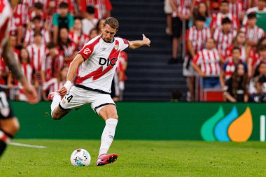 Florian Lejeune, Estadio de San Mames 'de (Maciej Rogowski) Atletizm Kulübü ve Rayo Vallecano takımları arasında oynanan LaLiga EA SPORTS maçı sırasında görüldü.)
