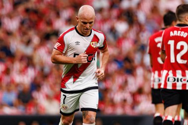 Isi Palazon, Estadio de San Mames 'de (Maciej Rogowski) Atletizm Kulübü ve Rayo Vallecano arasında oynanan LaLiga EA SPORTS maçı sırasında görüldü.)