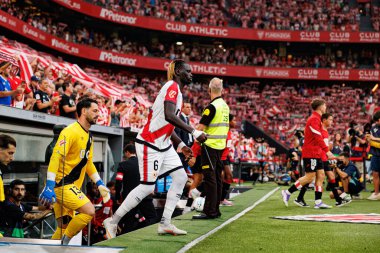 Pathe Ciss, Estadio de San Mames 'de (Maciej Rogowski) Athletic Club ve Rayo Vallecano takımları arasında oynanan LaLiga EA EA SPORTS maçı sırasında görüldü.)