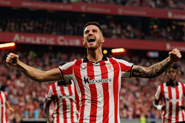 Oihan Sancet, Estadio de San Mames 'de (Maciej Rogowski) oynayan Atletizm Kulübü ve Rayo Vallecano takımları arasında oynanan LaLiga EA SPORTS maçında gol attıktan sonra kutlama yaparken görüldü.)