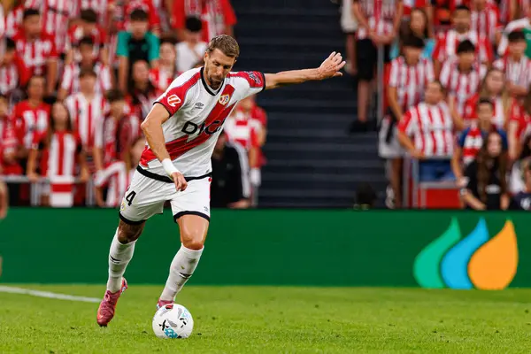Florian Lejeune, Estadio de San Mames 'de (Maciej Rogowski) Atletizm Kulübü ve Rayo Vallecano takımları arasında oynanan LaLiga EA SPORTS maçı sırasında görüldü.)