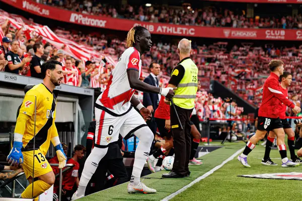 Pathe Ciss, Estadio de San Mames 'de (Maciej Rogowski) Athletic Club ve Rayo Vallecano takımları arasında oynanan LaLiga EA EA SPORTS maçı sırasında görüldü.)