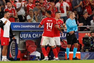 SL Benfica ve Fenerbahçe SK (Maciej Rogowski) arasında oynanan Şampiyonlar Ligi ön eleme maçında Vangelis Pavlidis ve Franjo Ivanoviç görülüyor)